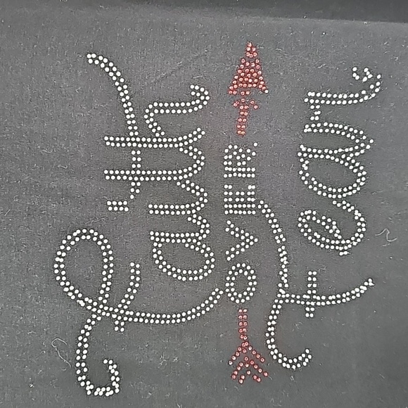 AS Faith Over Fear Black Short Sleeve T-Shirt Top w Red & Silver Crystal - Picture 3 of 11